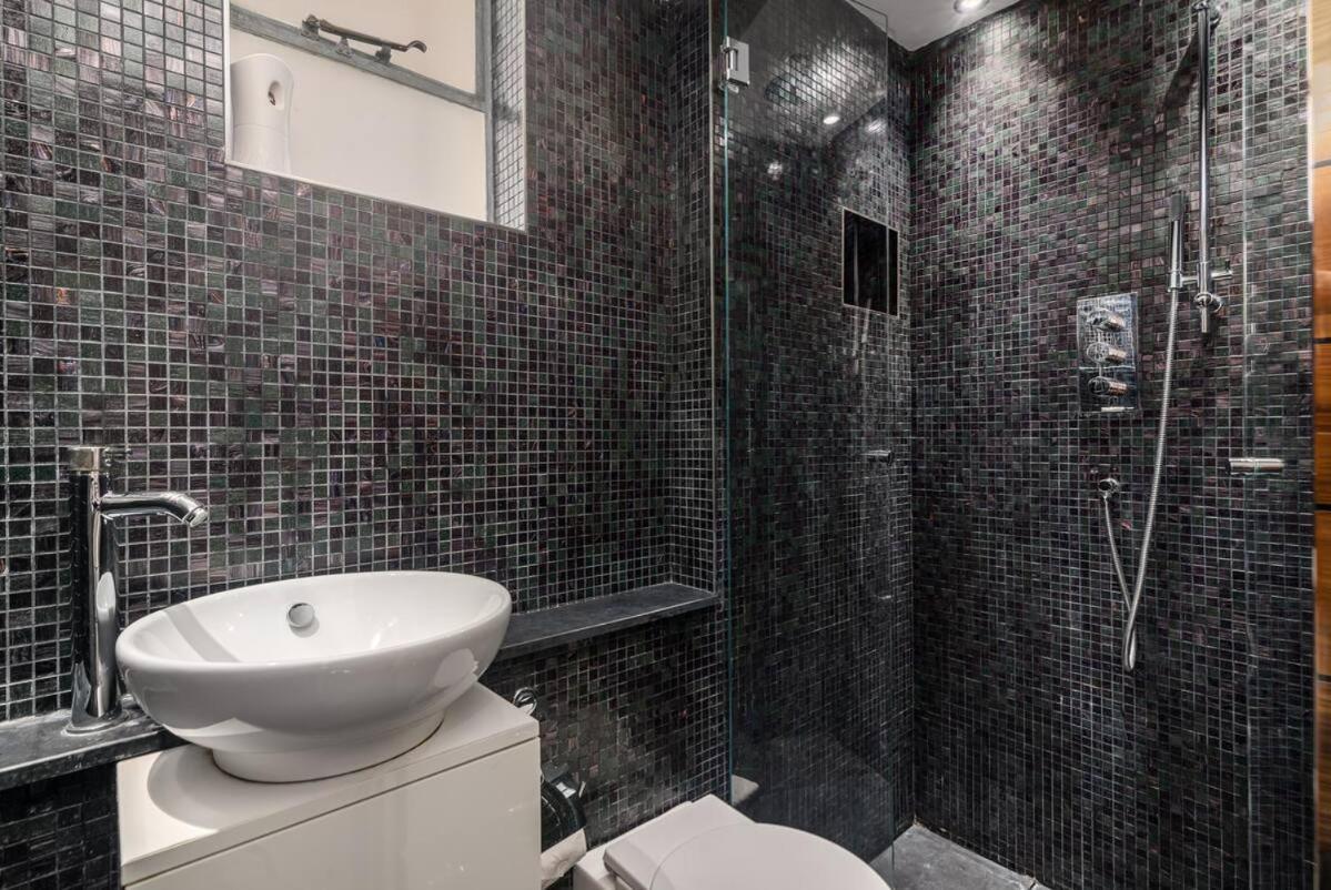 Award-Winning Designer Apartment ลอนดอน ภายนอก รูปภาพ